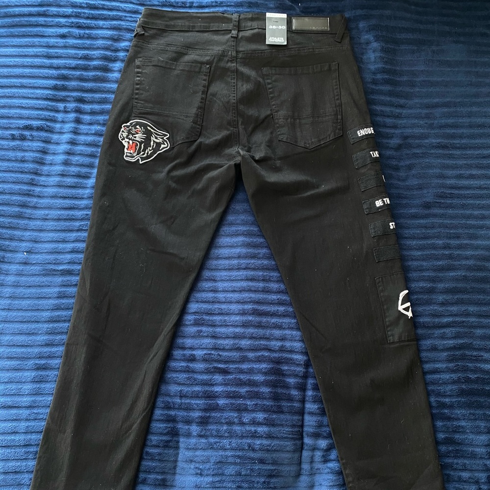 ❌ SOLD ❌ Sean John “Stay Woke” pants - Picture 2 of 5